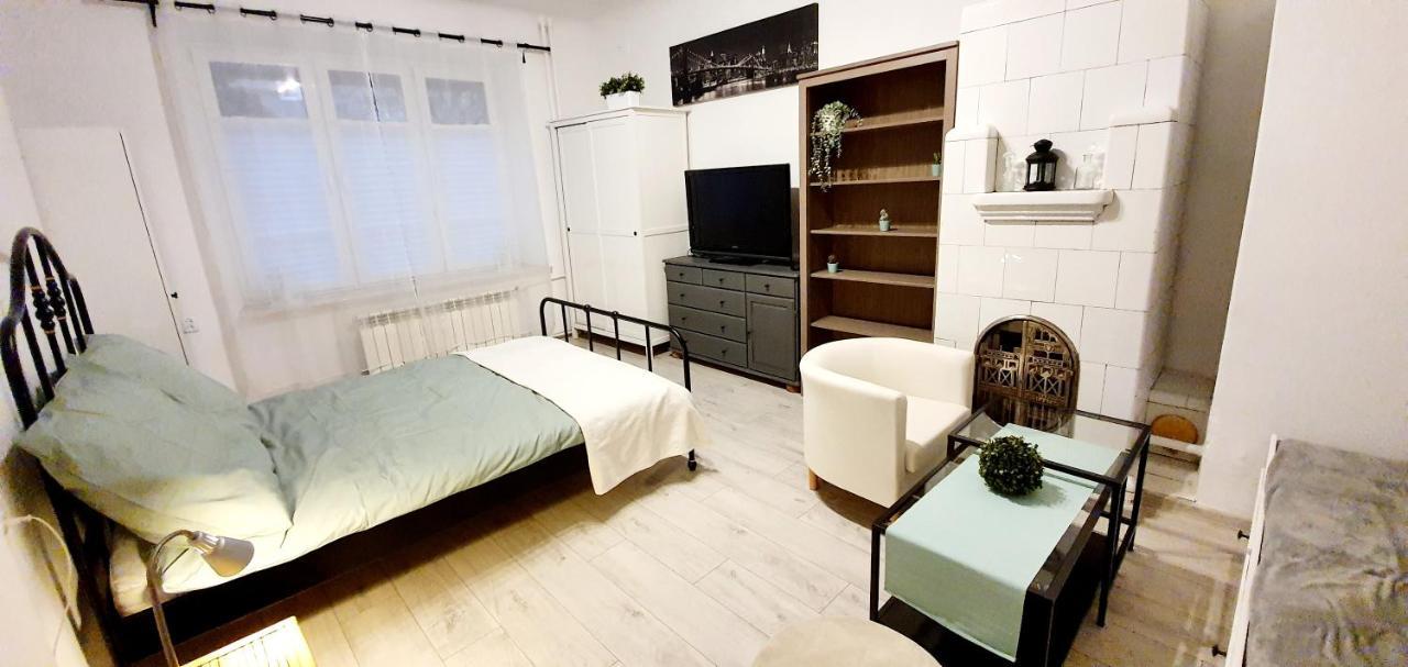 Separated Kitchen, Fast Internet Aleja 3 Maja 2M80 Warsawa Bagian luar foto