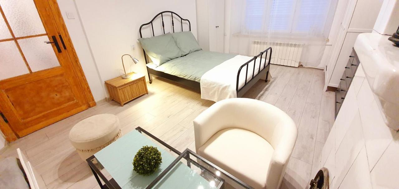 Separated Kitchen, Fast Internet Aleja 3 Maja 2M80 Warsawa Bagian luar foto