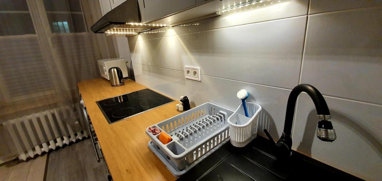 Separated Kitchen, Fast Internet Aleja 3 Maja 2M80 Warsawa Bagian luar foto